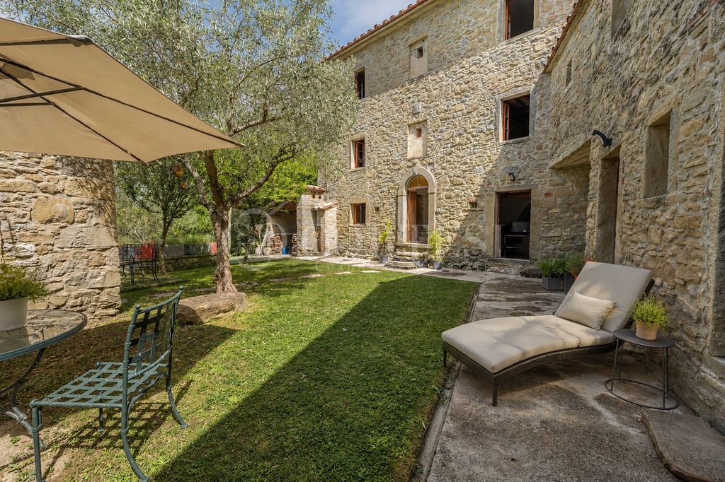 Property photo 1 of 56 Stone Farmhouse Finely Renovated Between Tuscany And Umbria
