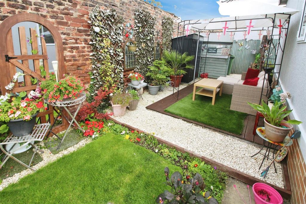 Property photo 2 of 15 Outside