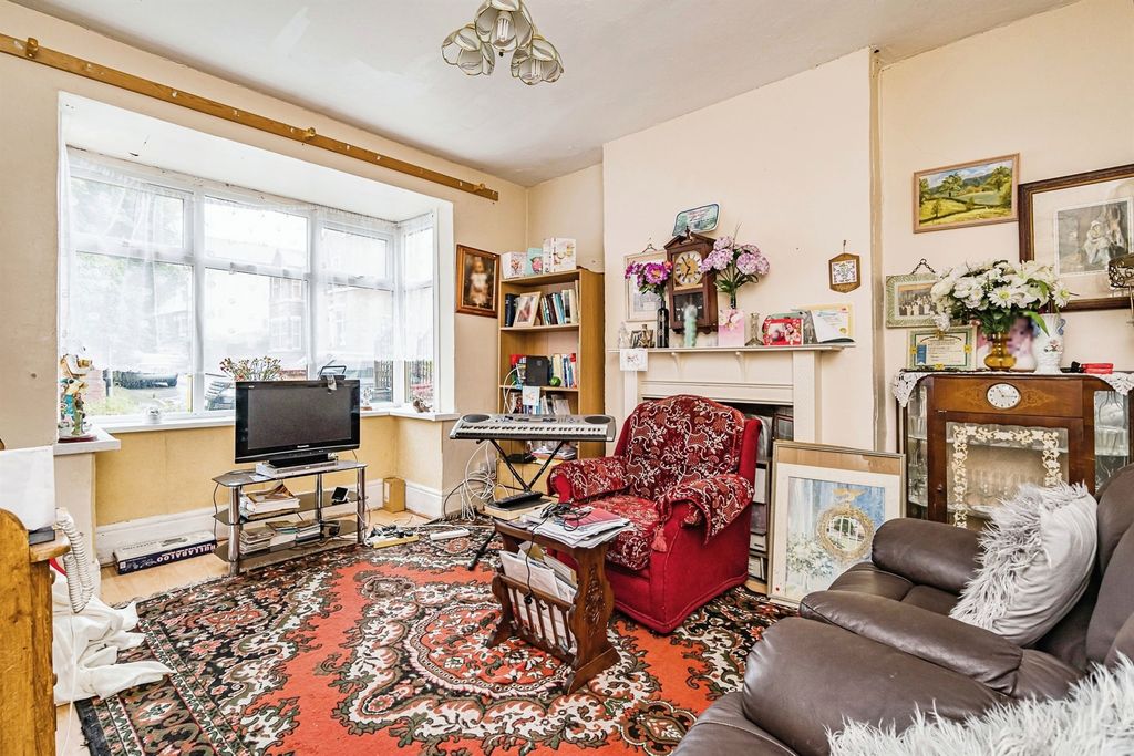 Property photo 2 of 15