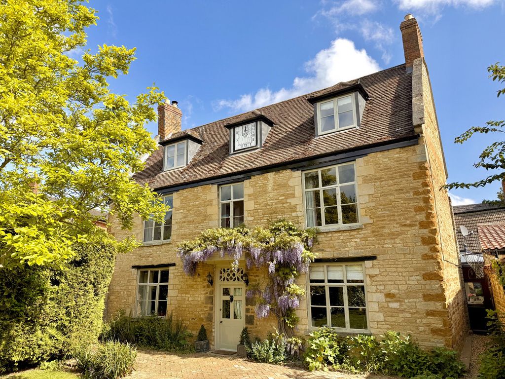 Property photo 1 of 33