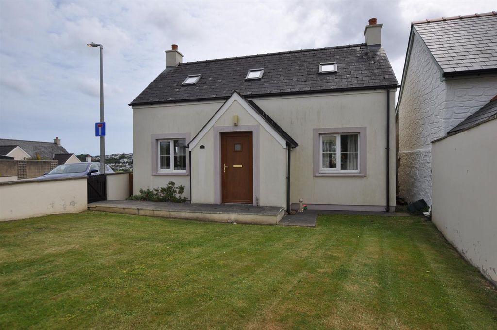 Property photo 2 of 12
