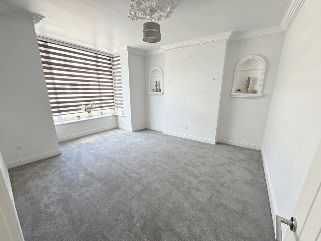 Property photo 2 of 10 Living Room