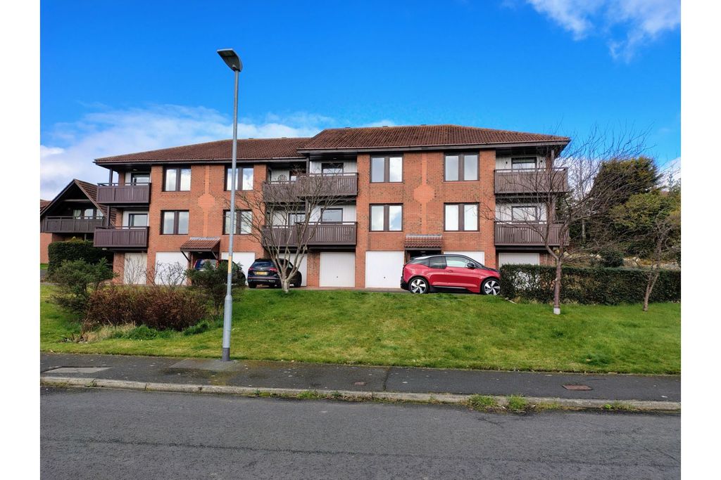 Property photo 1 of 17