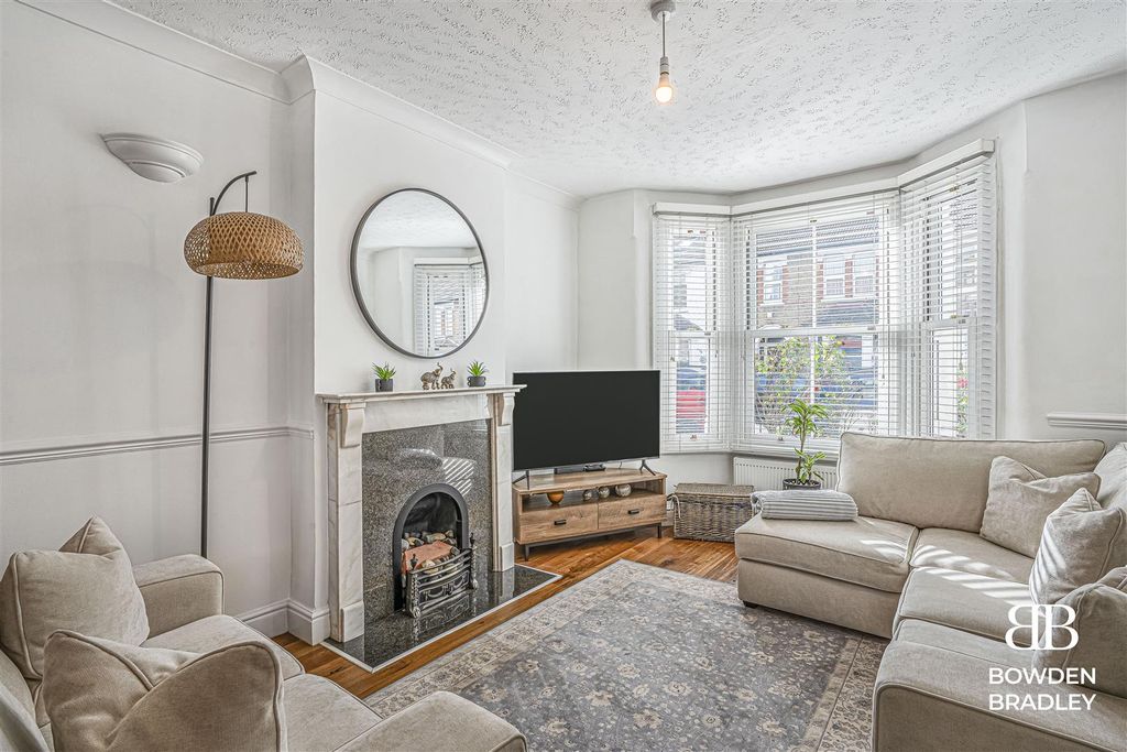 Property photo 2 of 17 Living Room