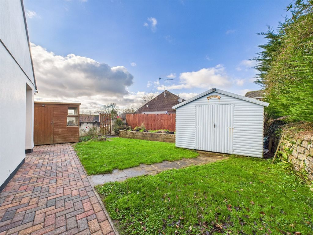 Property photo 2 of 16 Picture No. 11