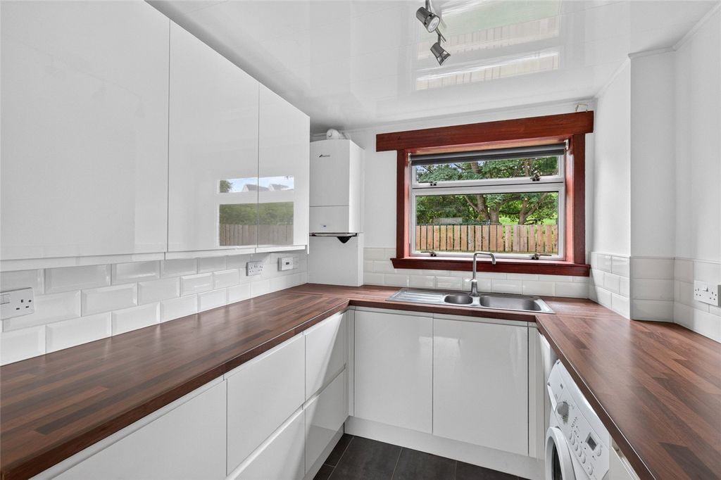 Property photo 3 of 23 40/2 Oxgangs Avenue
