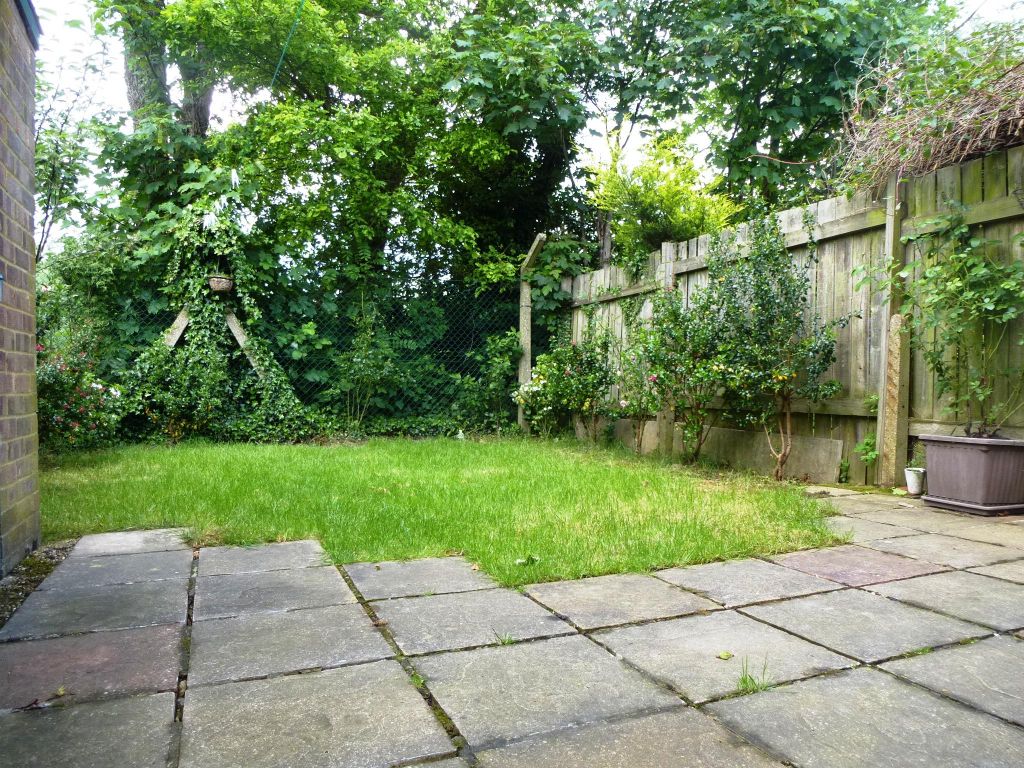 Property photo 2 of 10 Garden
