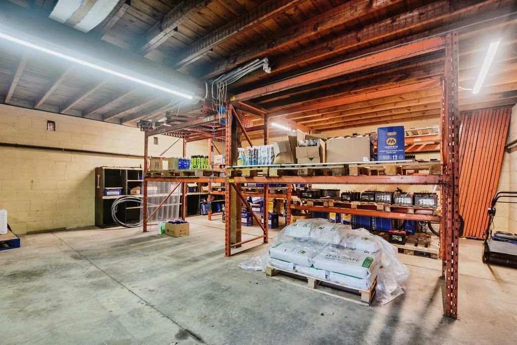 Property photo 3 of 24