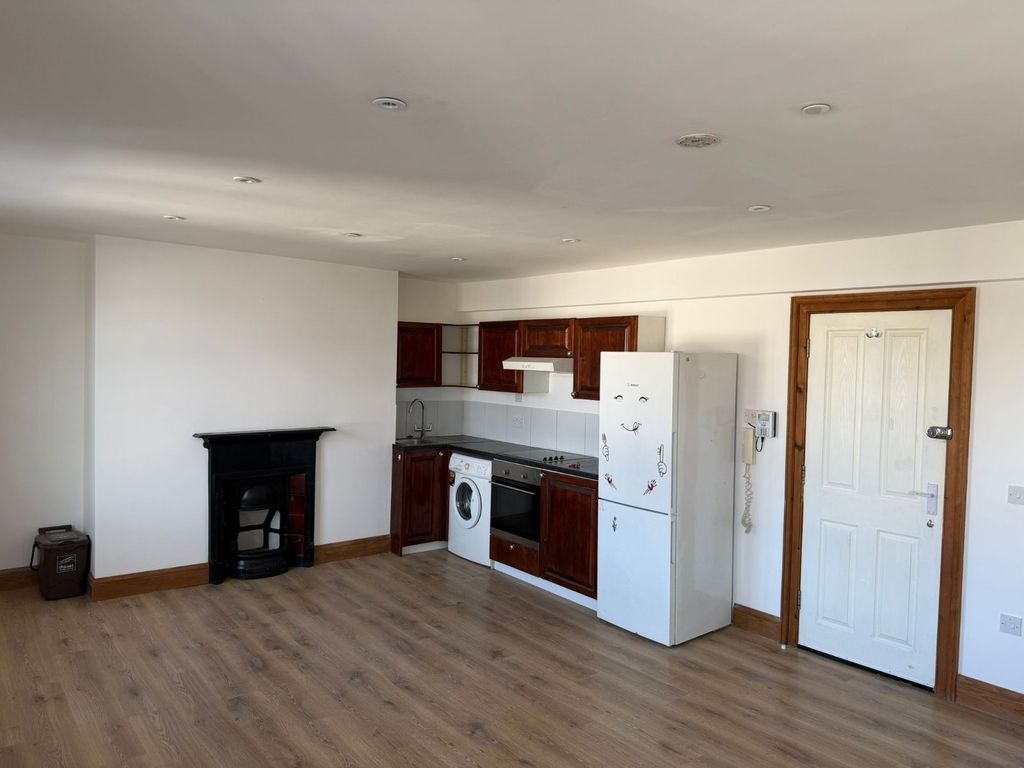 Property photo 2 of 7 Picture No. 05