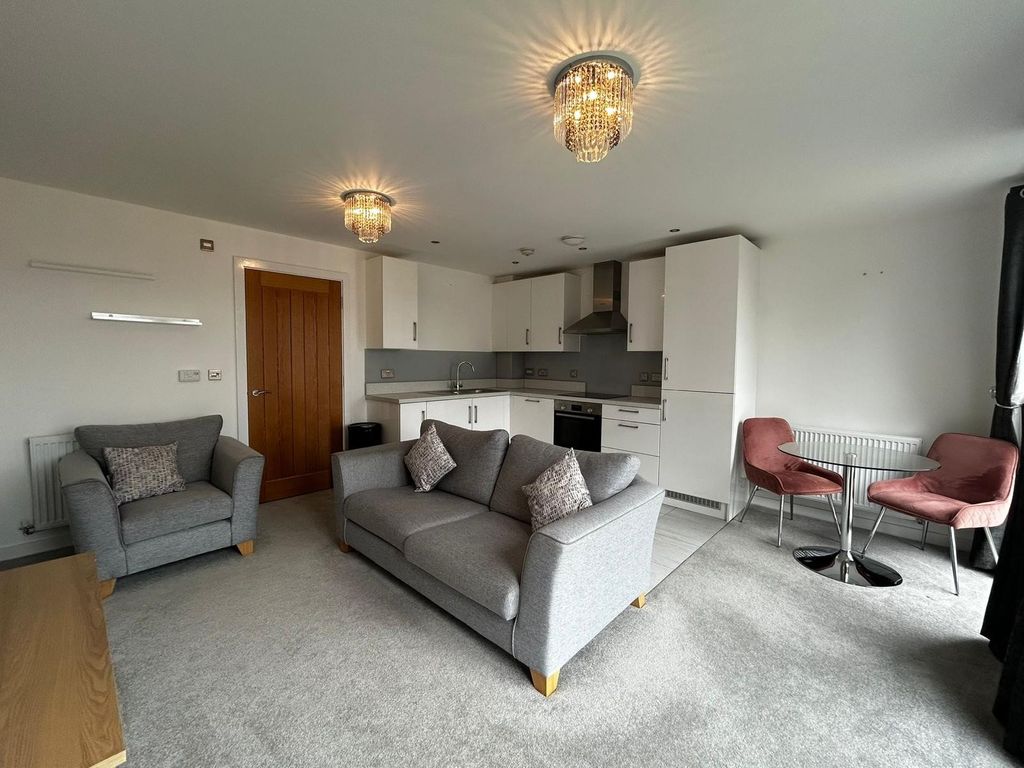 Property photo 2 of 9