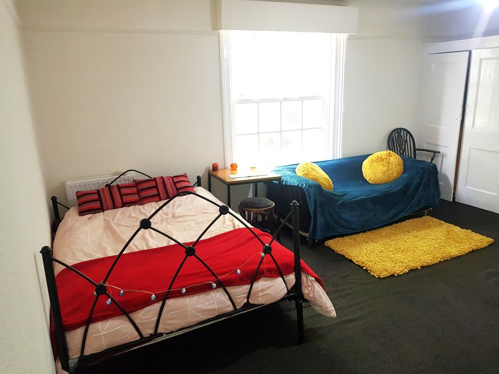 Property photo 1 of 14 Cover