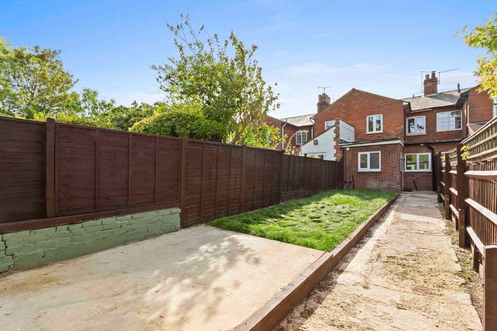 Property photo 3 of 11