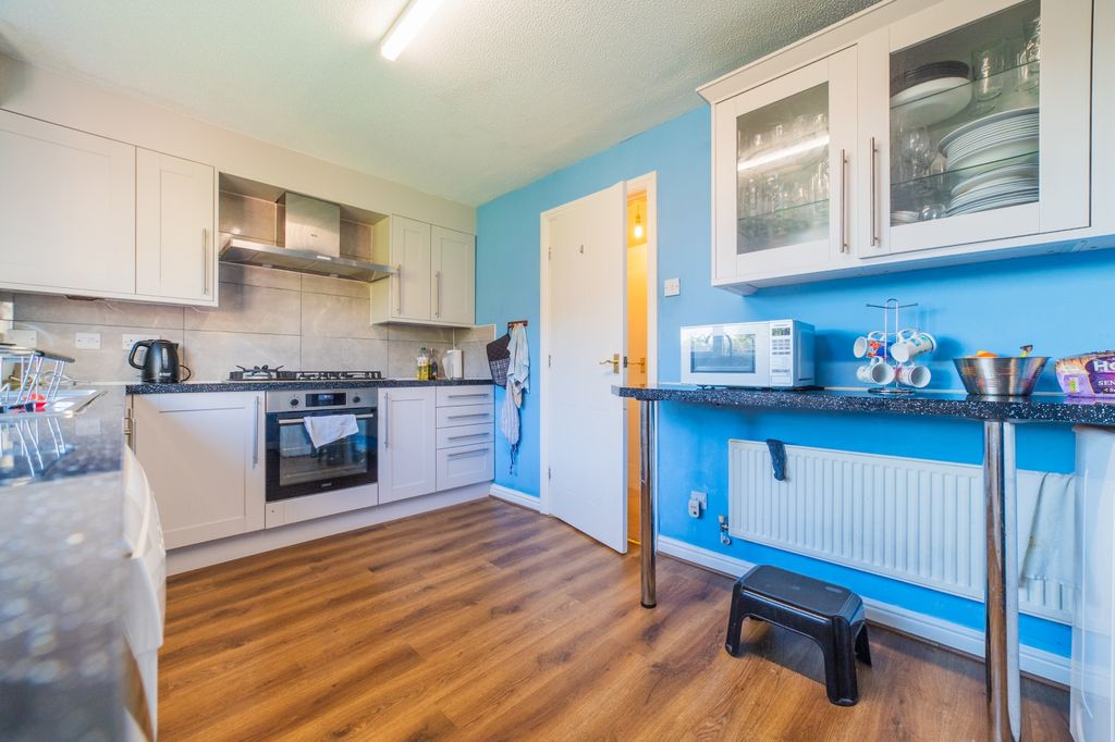 Property photo 3 of 31 Call 02920 454555 To Secure Your Viewing_17
