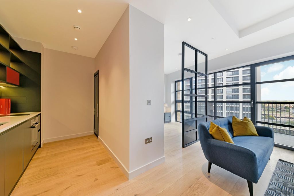 Property photo 3 of 6