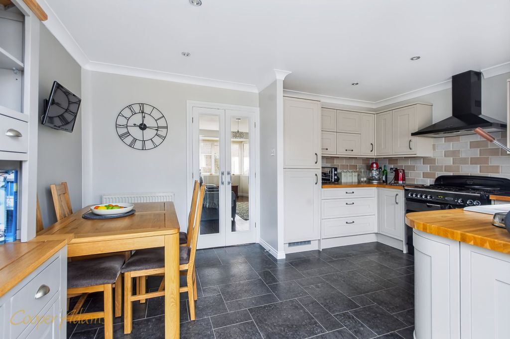 Property photo 3 of 15 Kitchen Diner