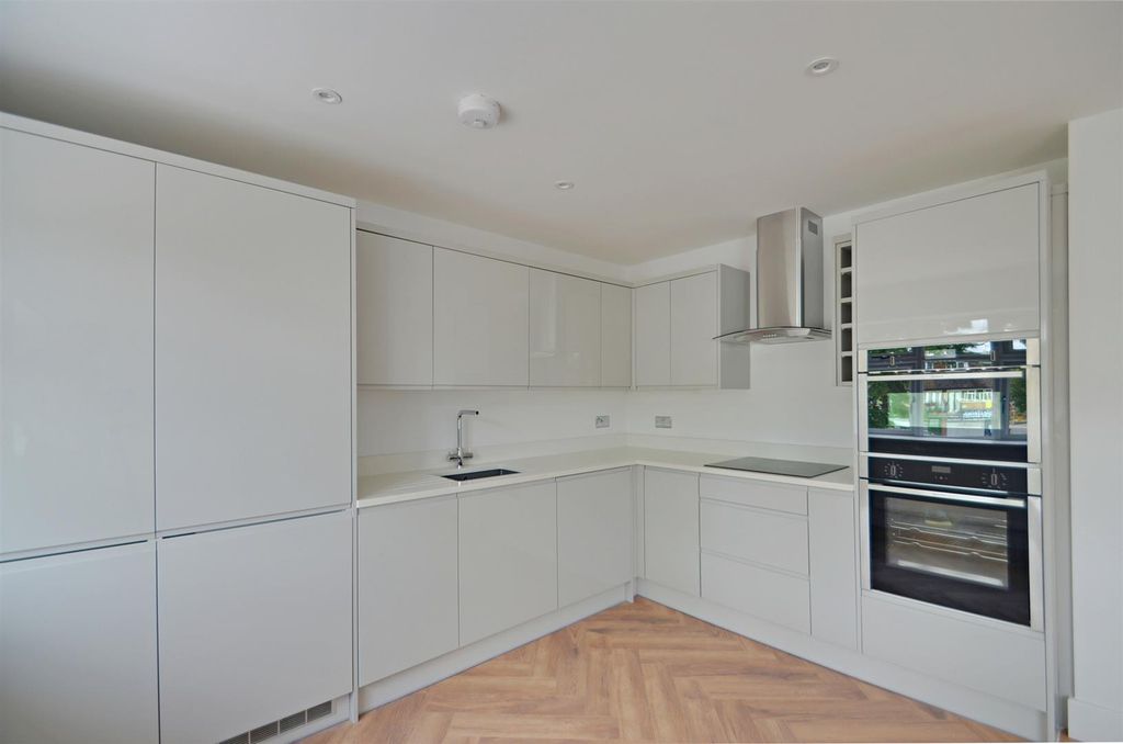 Property photo 3 of 8 Cherrywood House (4).Jpg