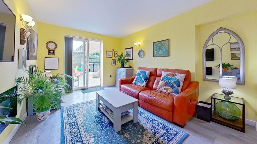 Property photo 3 of 34