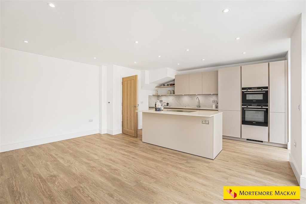 Property photo 3 of 27 18_63317_Watermarked.Jpg