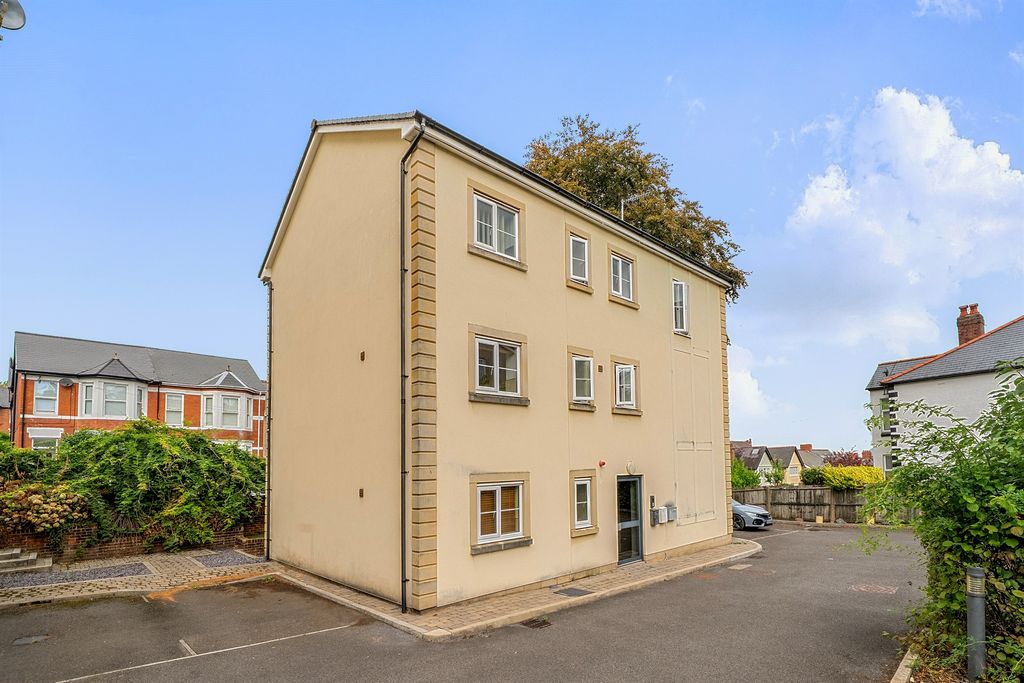 Property photo 1 of 14