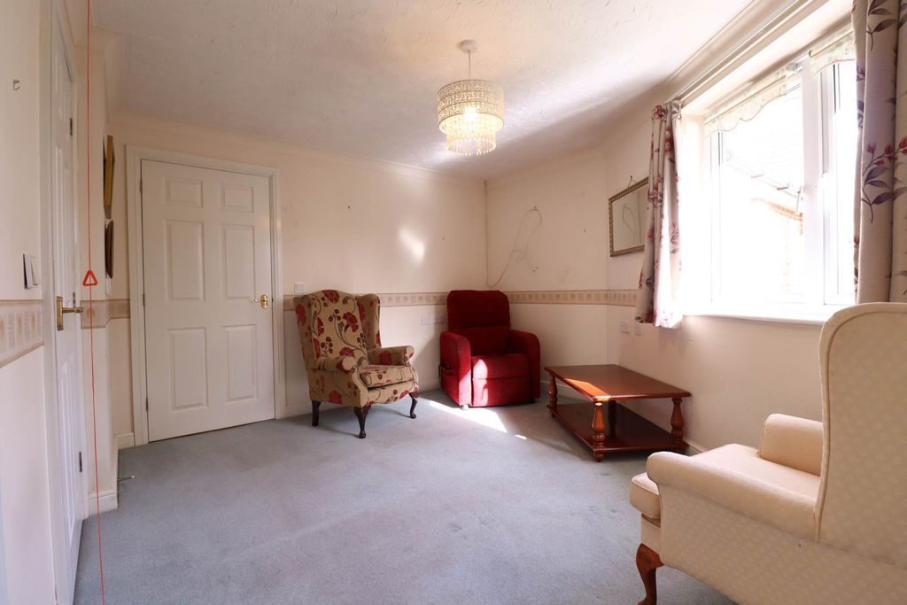 Property photo 2 of 10