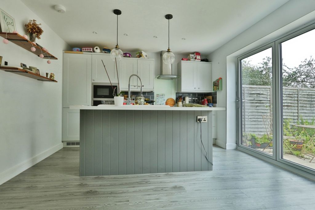 Property photo 3 of 14 4440518