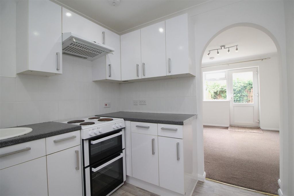 Property photo 3 of 8 Kitchen 2 .Jpg