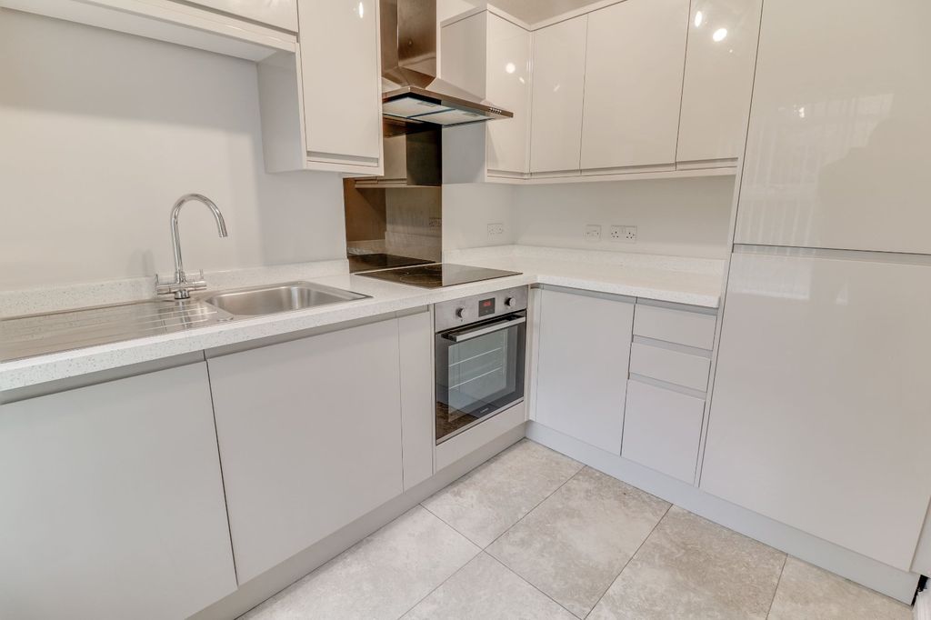 Property photo 2 of 9 Picture No. 02