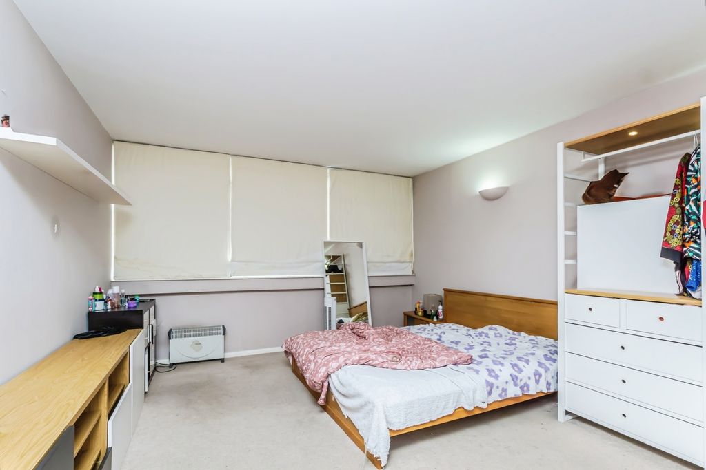 Property photo 2 of 17 Photo