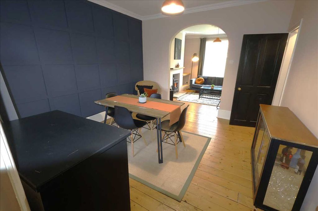 Property photo 2 of 20 Dining Room
