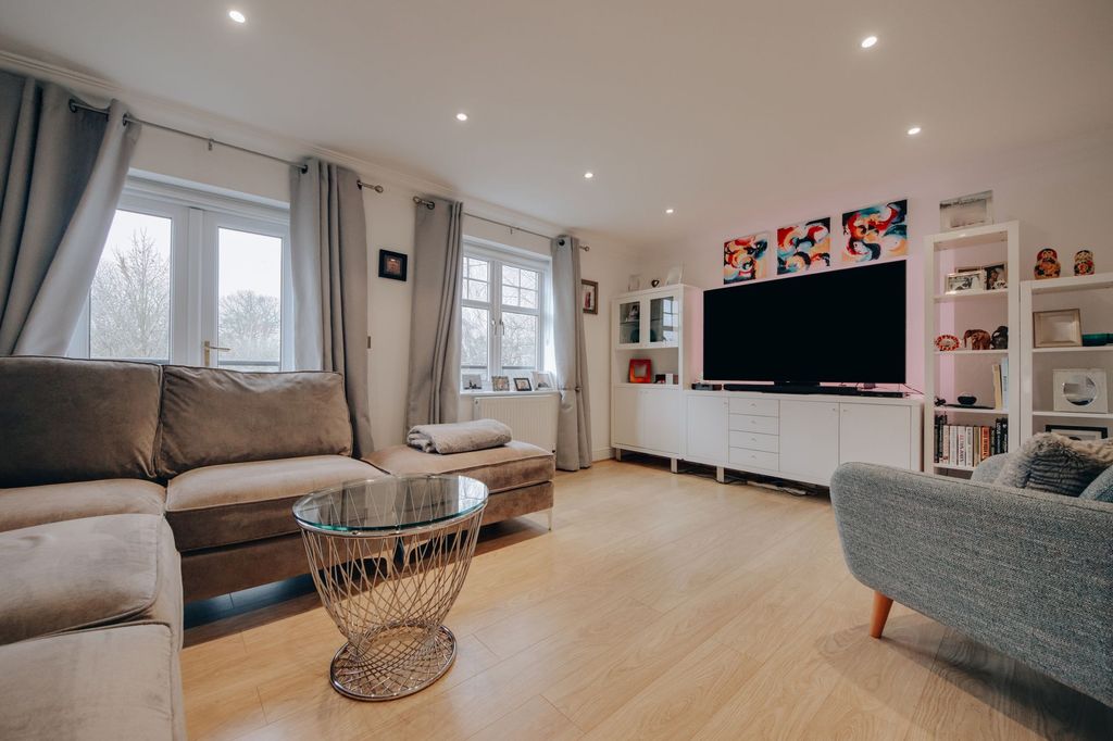 Property photo 3 of 16 Living Room