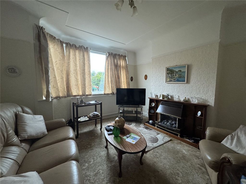 Property photo 2 of 23 Picture No. 11