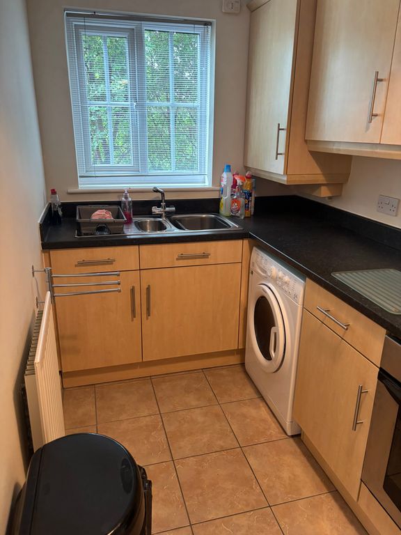 Property photo 2 of 5 Kitchen
