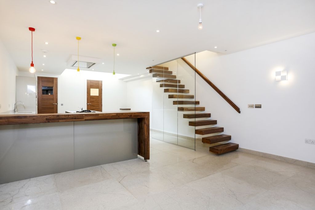 Property photo 3 of 15 Dining Area
