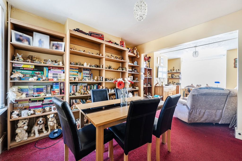 Property photo 3 of 17