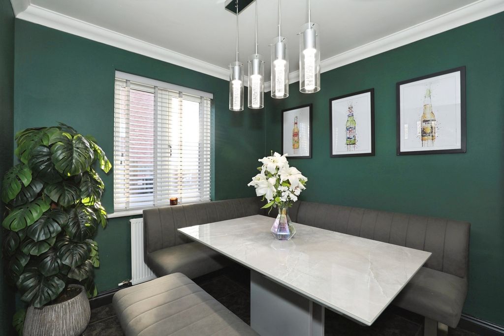 Property photo 3 of 29 Pbox-Img.Jpg