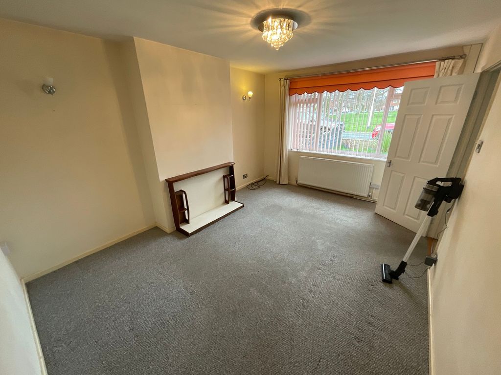 Property photo 2 of 7 Living Room