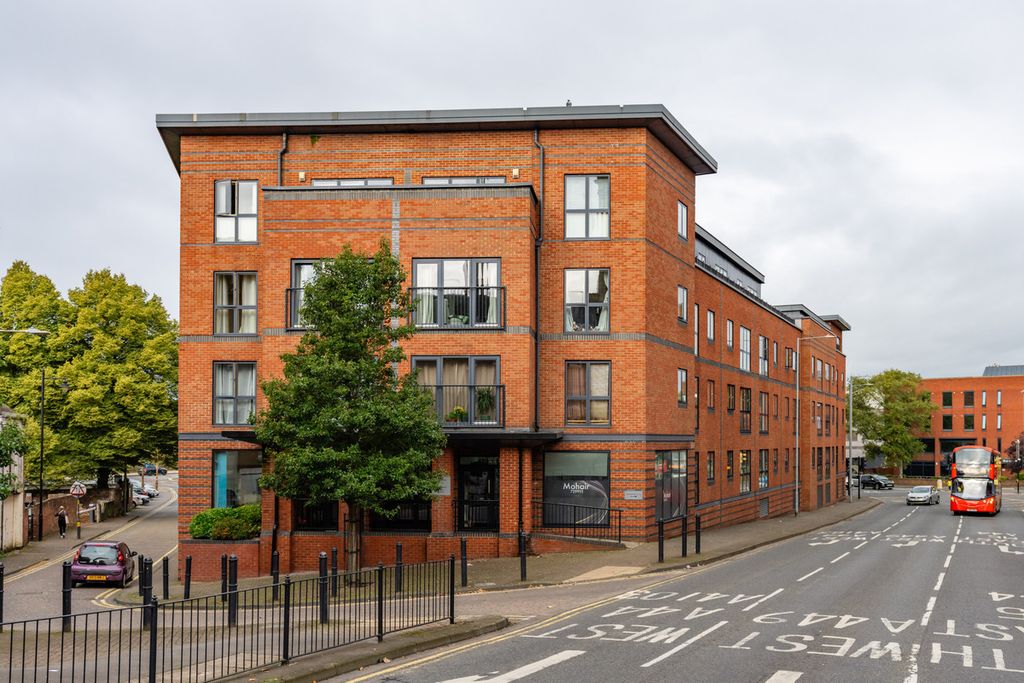 Property photo 3 of 41