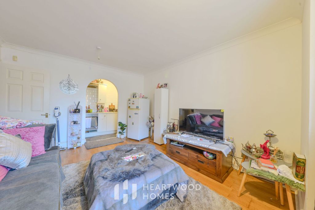 Property photo 3 of 9