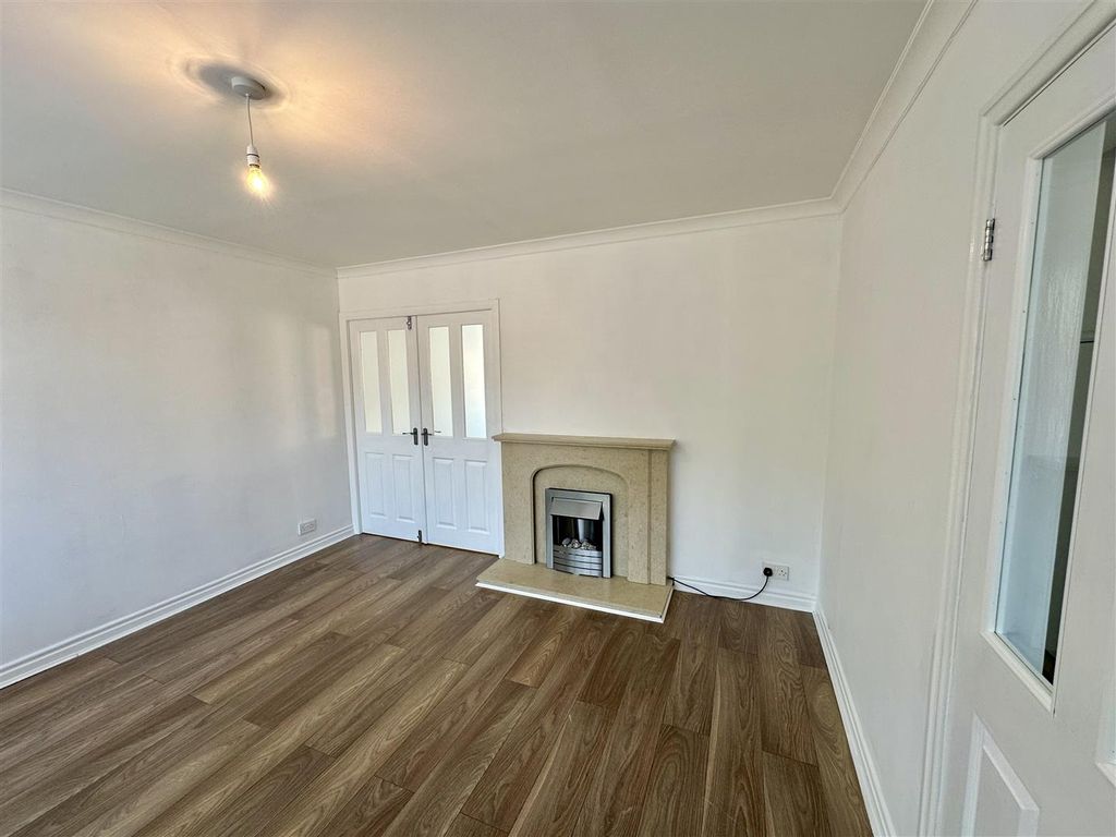 Property photo 2 of 15 Living Room