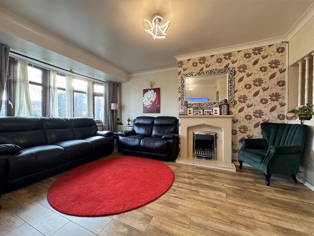Property photo 3 of 36