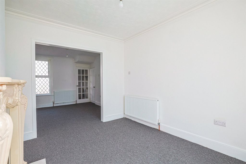 Property photo 3 of 23 Picture No. 10