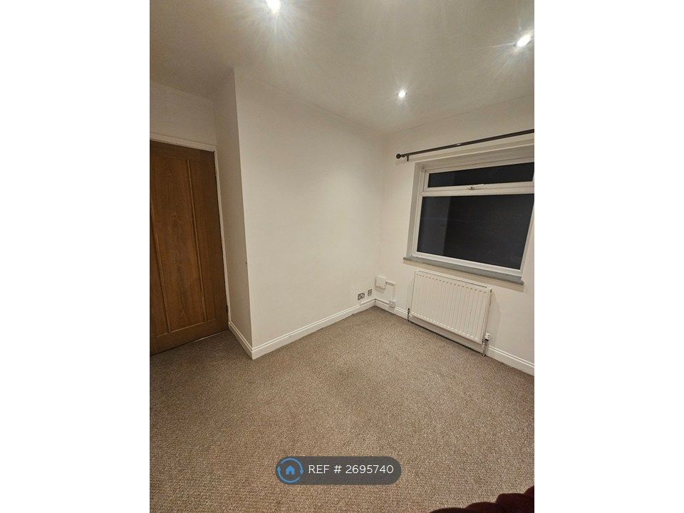 Property photo 3 of 9 Room1