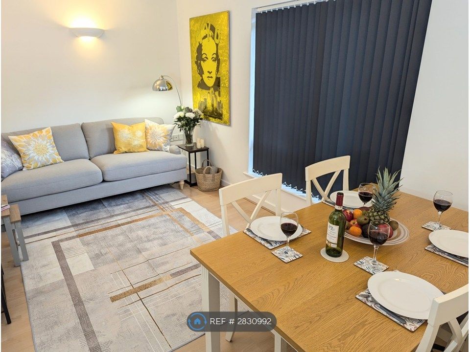Property photo 3 of 17 Living/Dining Room