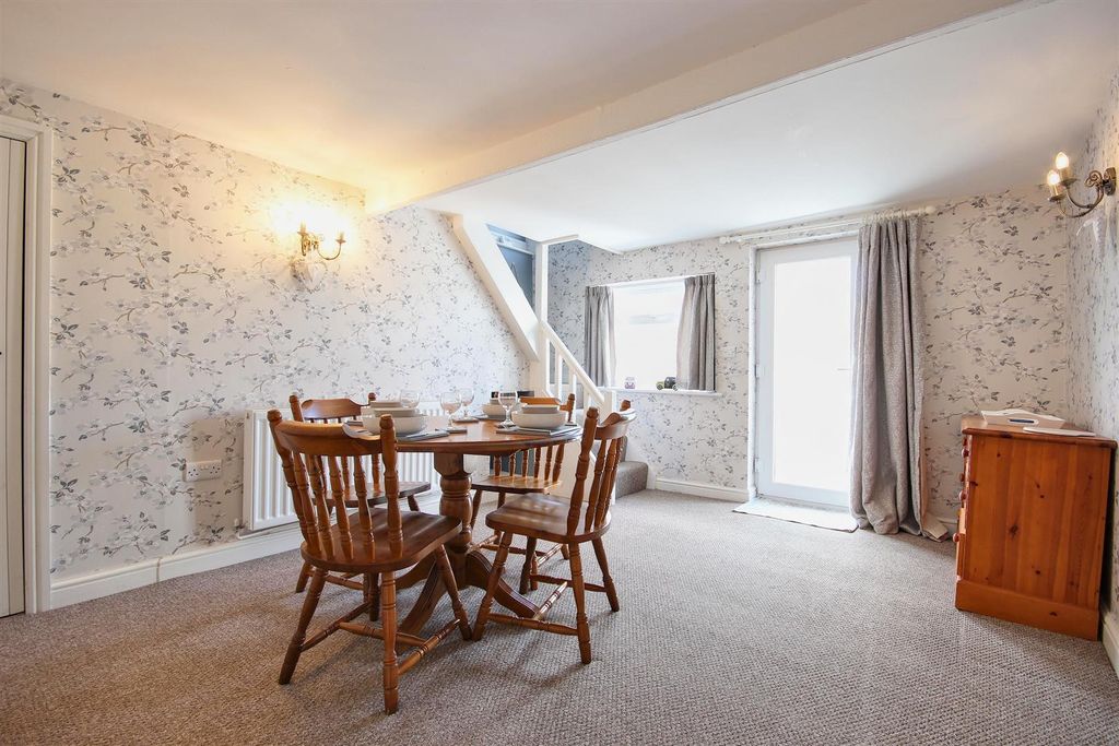 Property photo 3 of 15 Dining Room