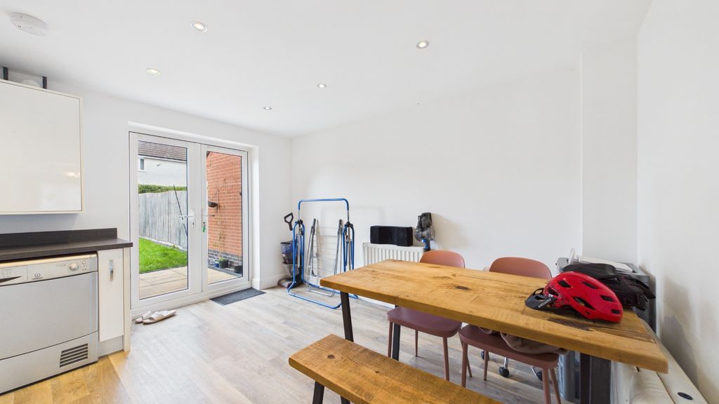 Property photo 3 of 13 2929074