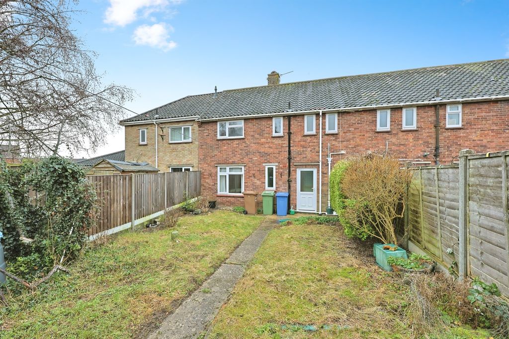 Property photo 3 of 12