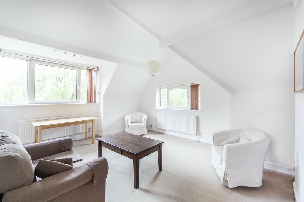 Property photo 1 of 8 Lettings Windlesham Holm Place 3 - Reception Edit.