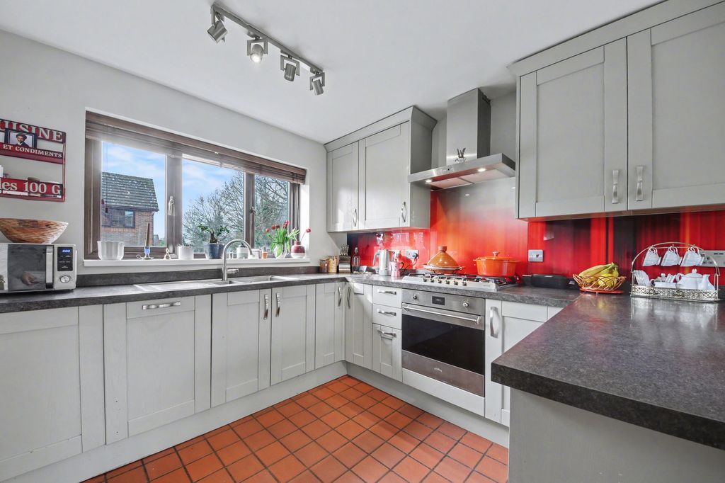 Property photo 2 of 14