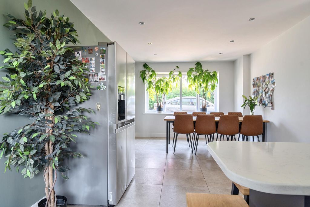 Property photo 3 of 24 Kitchen