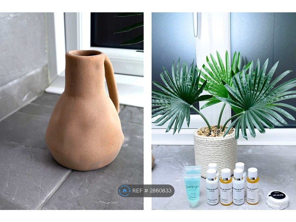 Property photo 3 of 19 Decor